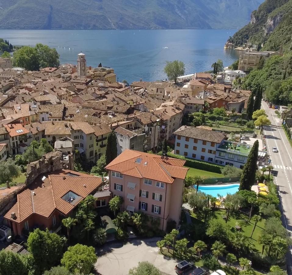 Villa Miravalle Riva del Garda Buitenkant foto