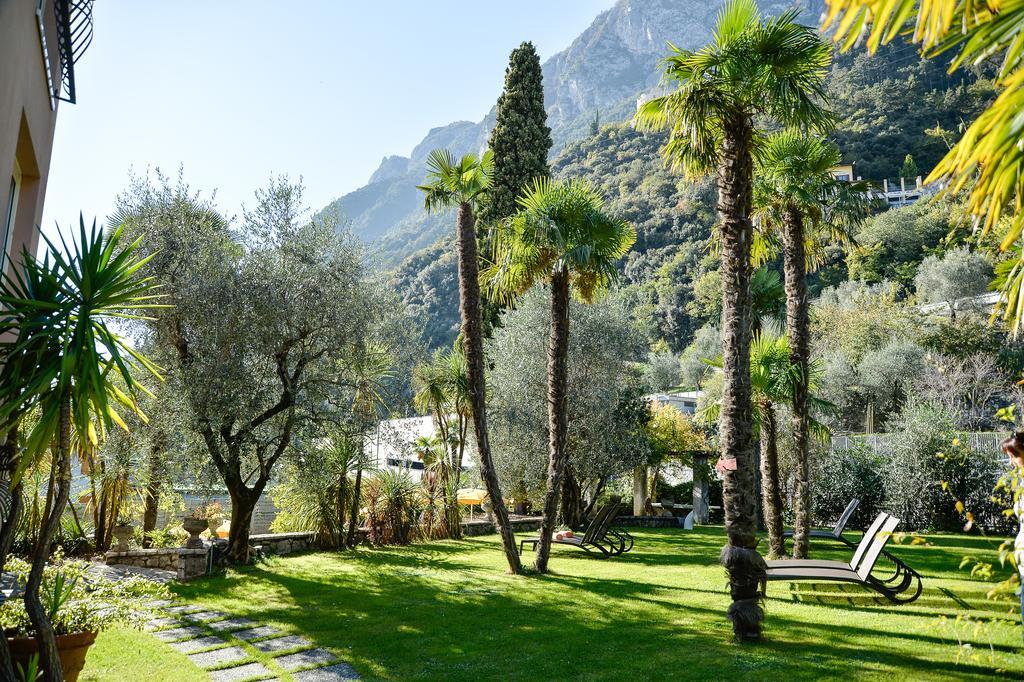Villa Miravalle Riva del Garda Buitenkant foto