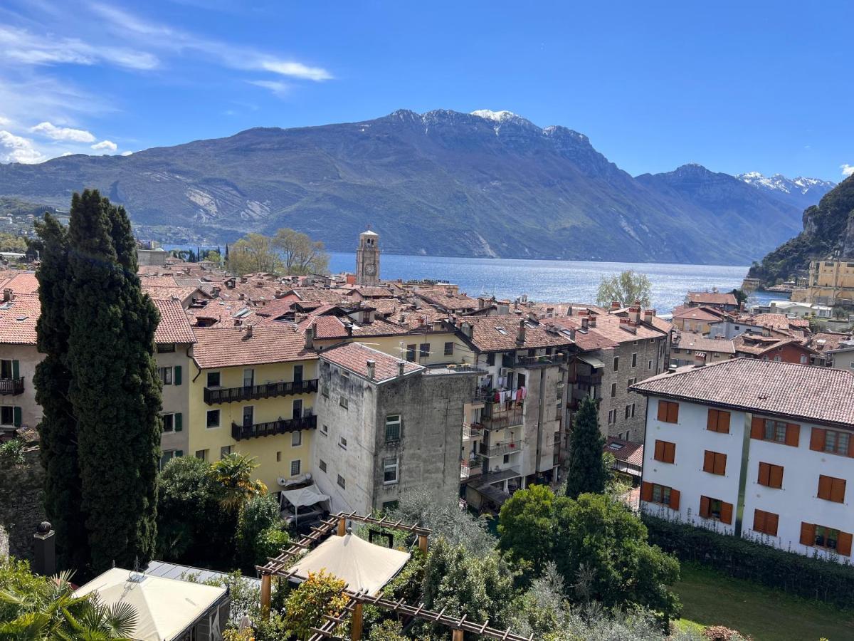 Villa Miravalle Riva del Garda Buitenkant foto