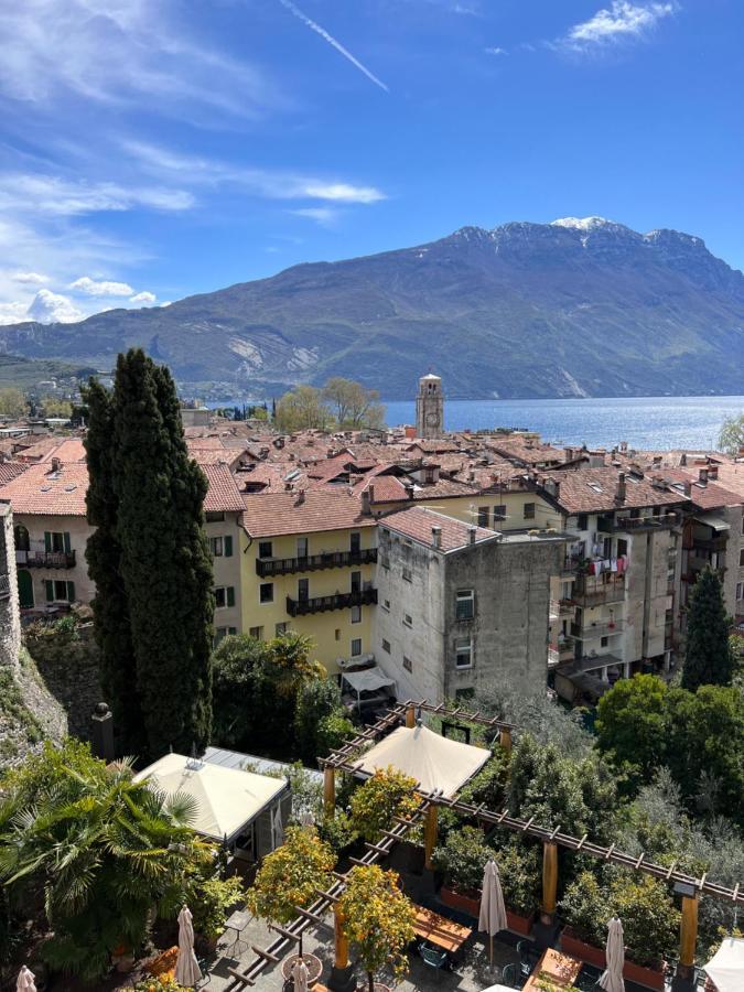 Villa Miravalle Riva del Garda Buitenkant foto