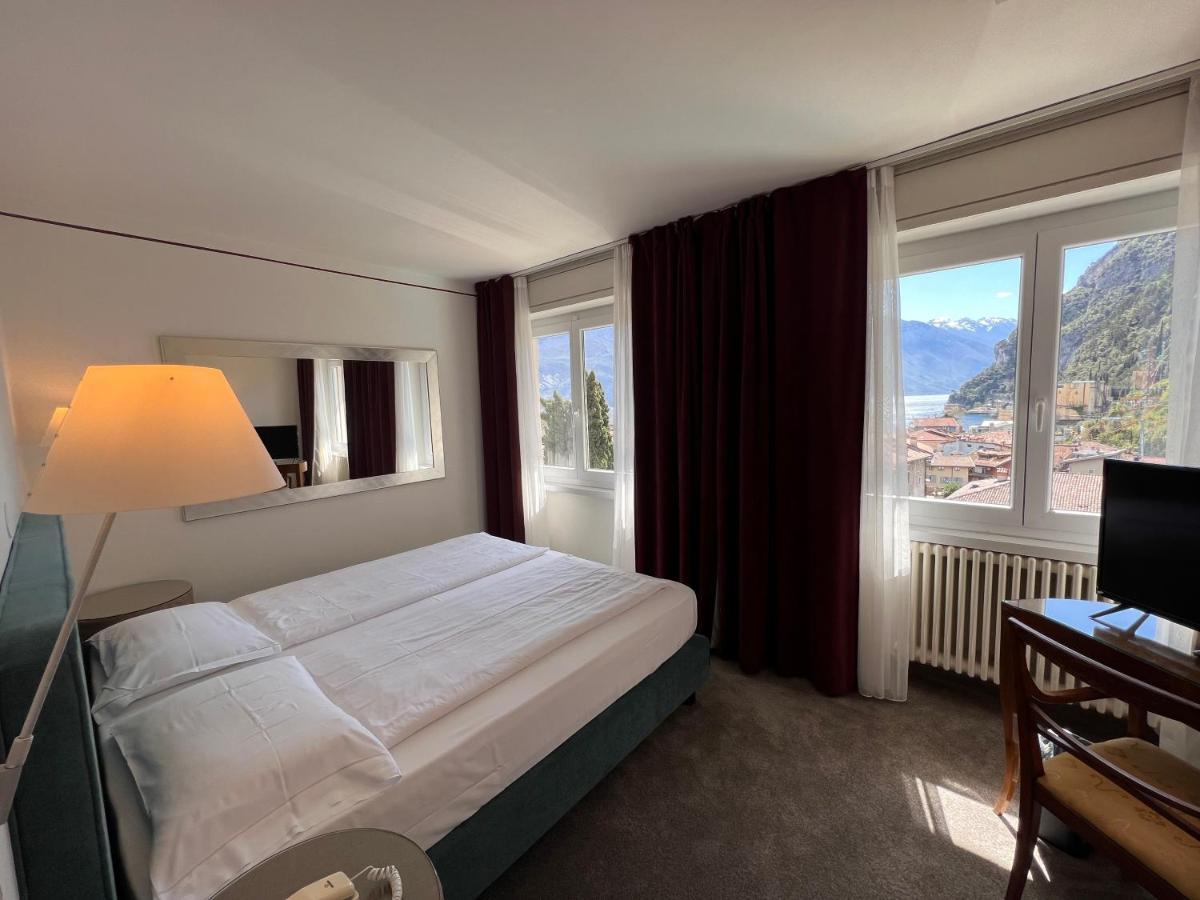 Villa Miravalle Riva del Garda Buitenkant foto