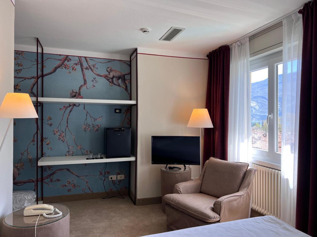 Villa Miravalle Riva del Garda Buitenkant foto