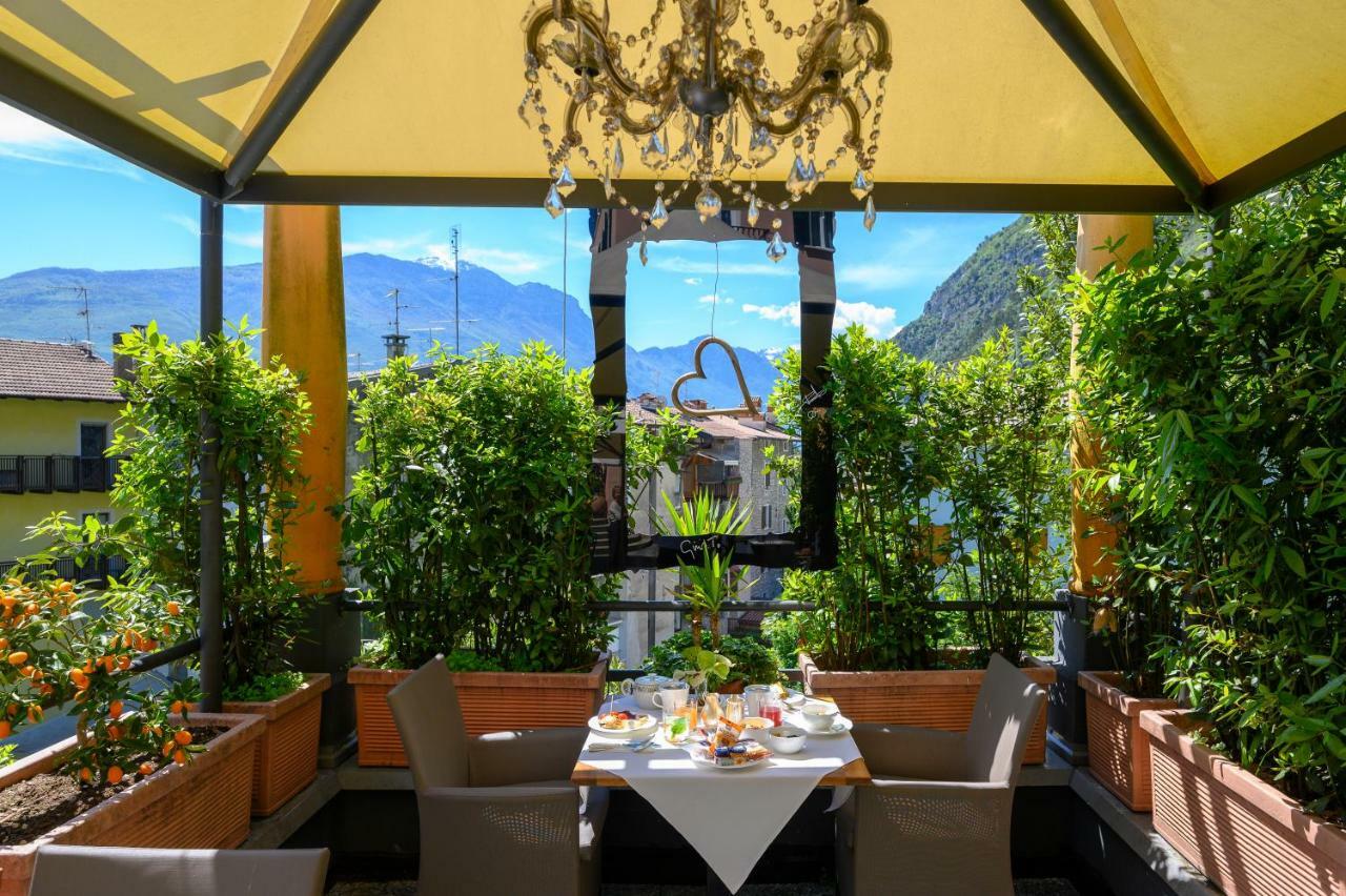 Villa Miravalle Riva del Garda Buitenkant foto